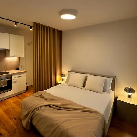 Апартаменти Direkt Am Rathausplatz | Zentral Gelegen *