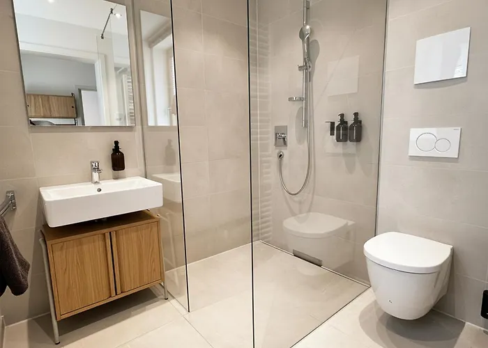 Direkt Am Rathausplatz | Zentral Gelegen